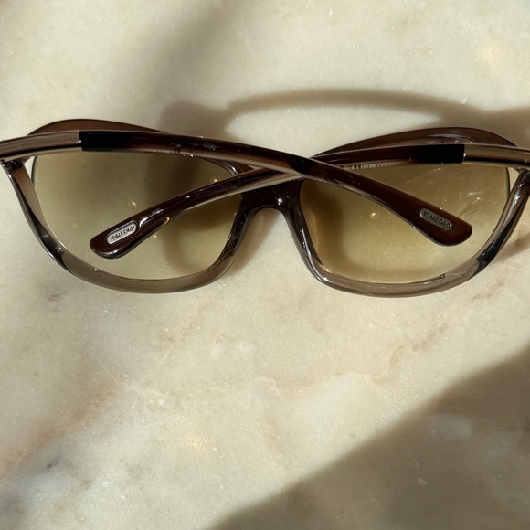 Tom Ford Brown Oversized Sunglasses - Picture 4 of 6